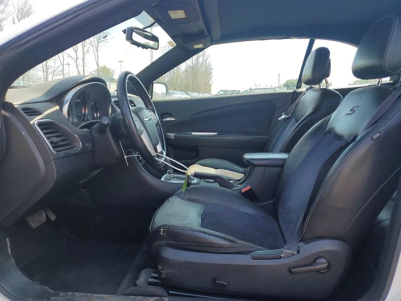 49939336 :رقم المزاد ، 1C3BC8EG8BN611327 vin ، 2011 Chrysler 200 مزاد بيع