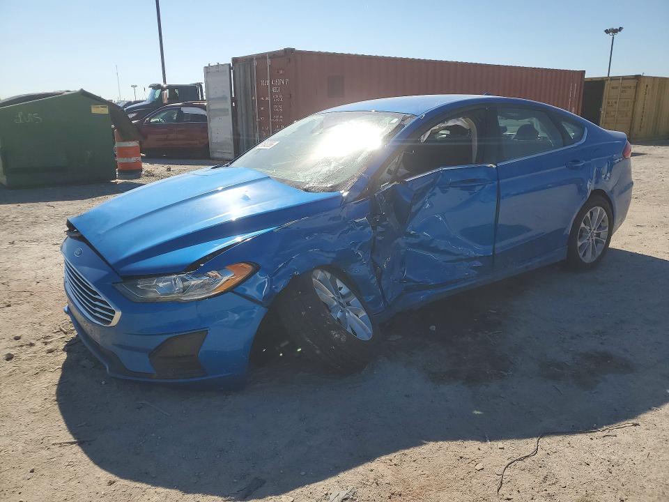 51542066 :رقم المزاد ، 3FA6P0LU7KR185015 vin ، 2019 Ford Fusion مزاد بيع