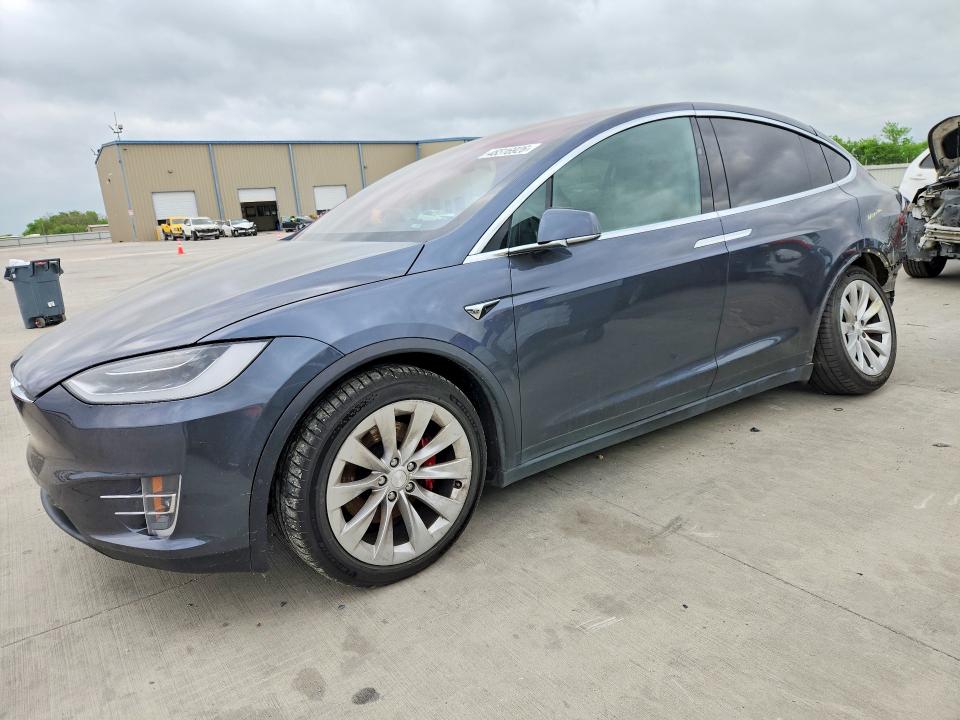 48316926 :رقم المزاد ، 5YJXCAE4XJF142933 vin ، 2018 Tesla Model X مزاد بيع