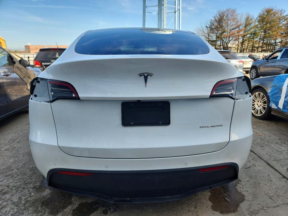 Продажа на аукционе авто 2022 Tesla Model Y, vin: 7SAYGDEE8NF398838, номер лота: 49570226
