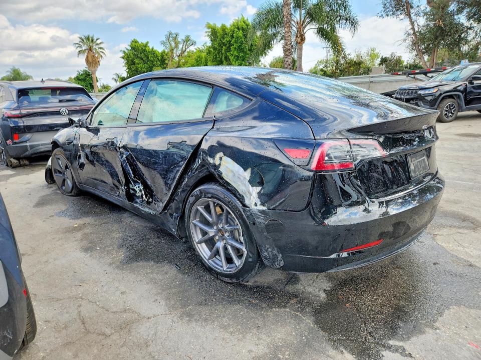 48638796 :رقم المزاد ، 5YJ3E1EAXNF186242 vin ، 2022 Tesla Model 3 مزاد بيع