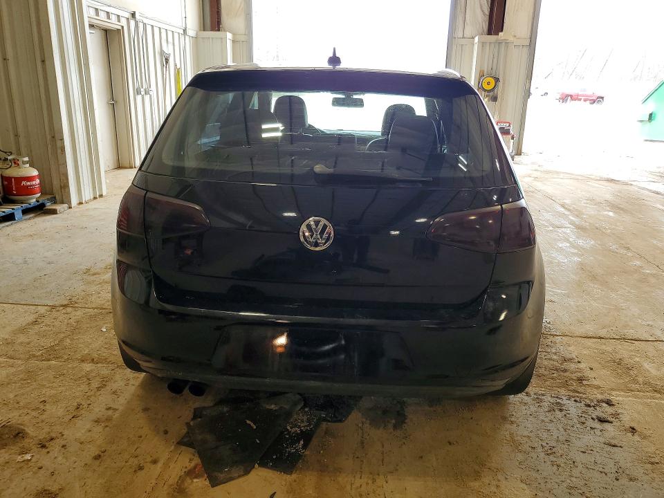 50113636 :رقم المزاد ، 3VW217AU0FM054031 vin ، 2015 Volkswagen Golf مزاد بيع
