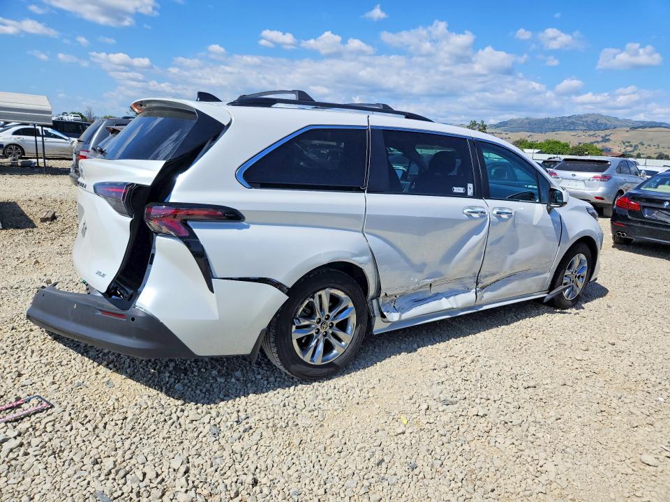 51337596 :رقم المزاد ، 5TDJRKEC8SS230622 vin ، 2025 Toyota Sienna مزاد بيع