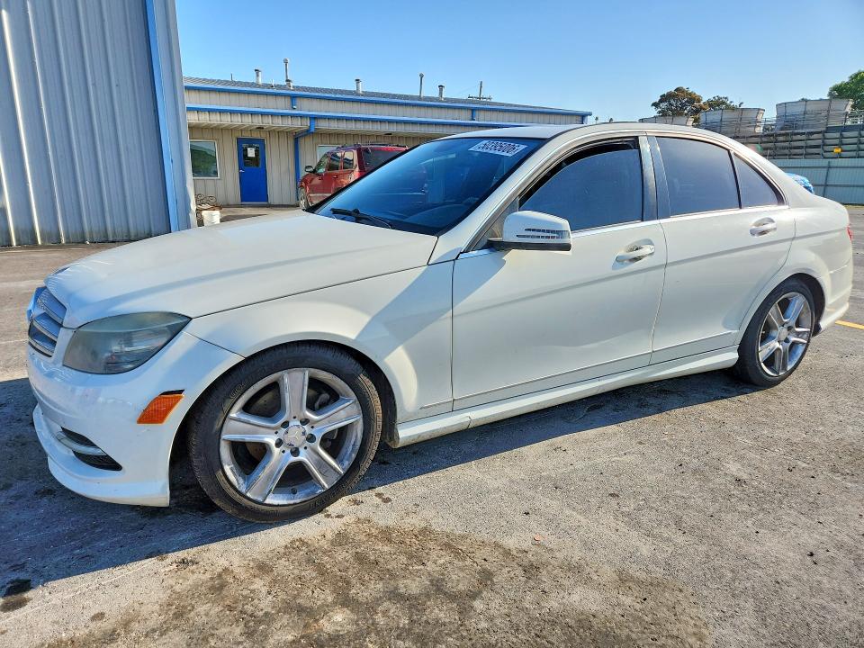 50395006 :رقم المزاد ، WDDGF5EB4BA413823 vin ، 2011 Mercedes-benz C مزاد بيع