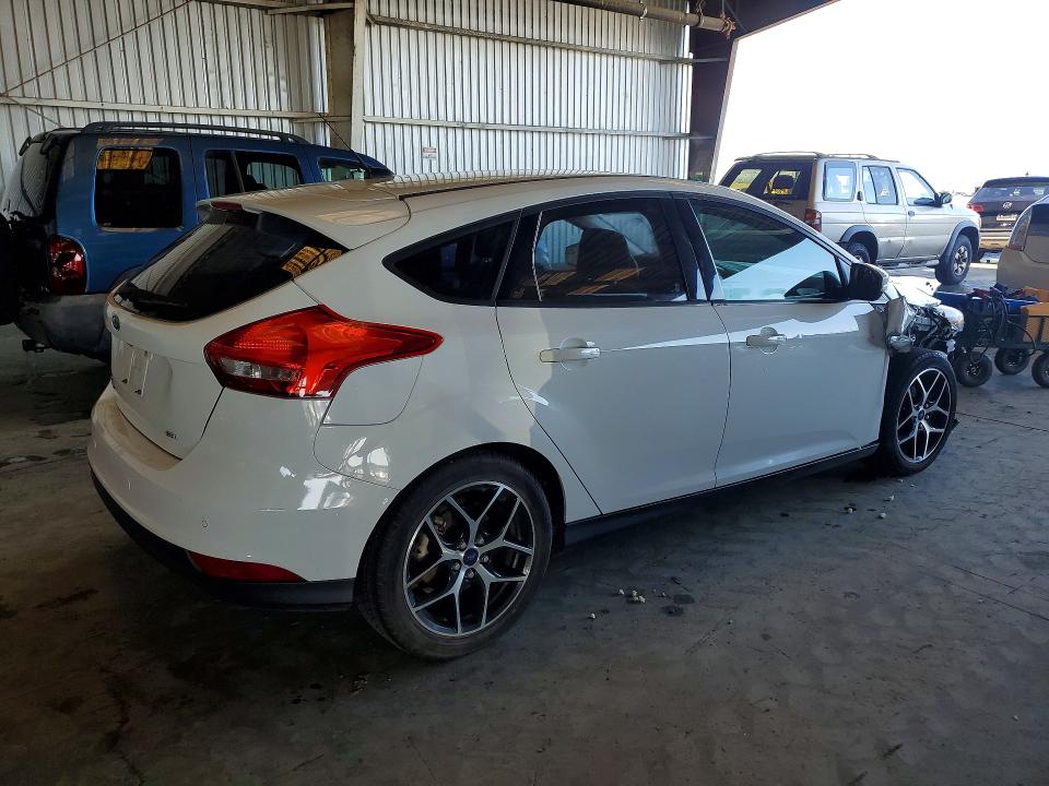 51028146 :رقم المزاد ، 1FADP3M23JL241275 vin ، 2018 Ford Focus مزاد بيع