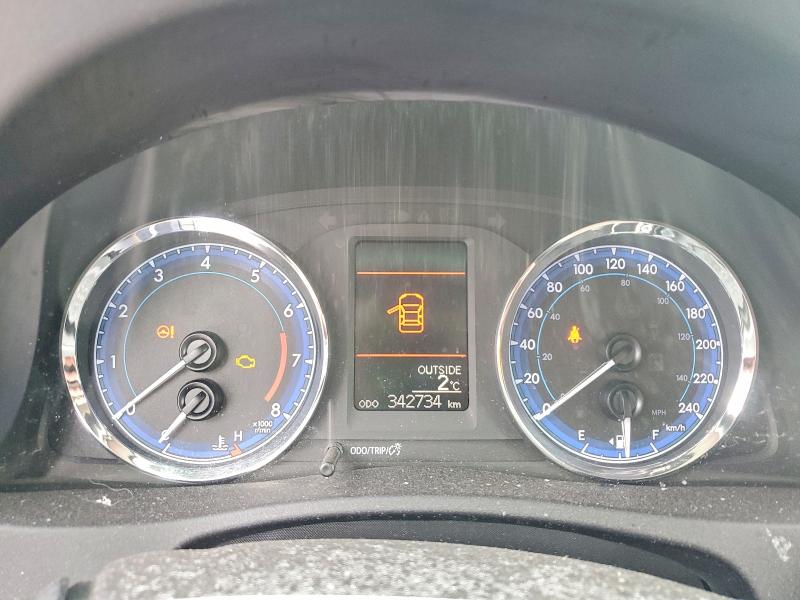 48664126 :رقم المزاد ، 2T1BURHE9JC024502 vin ، 2018 Toyota Corolla مزاد بيع