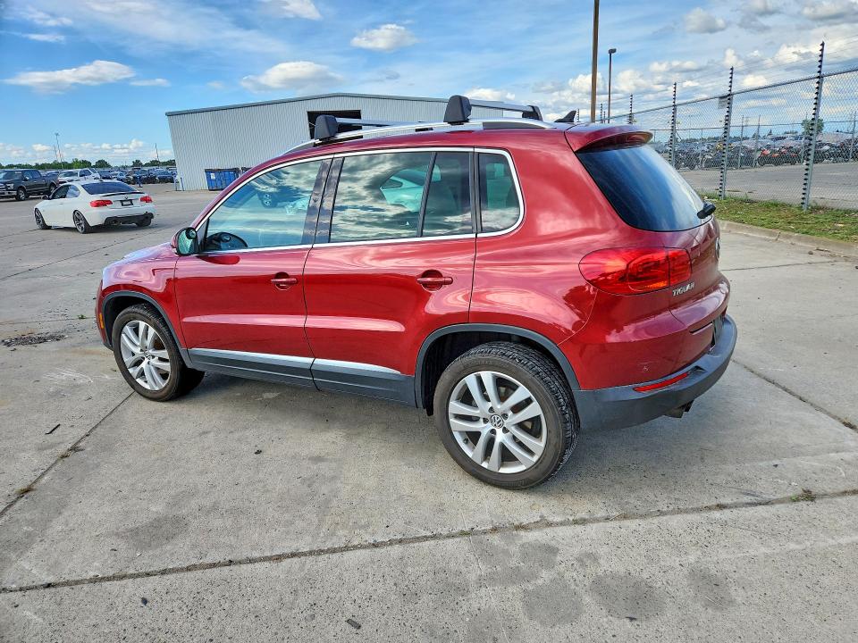 49035926 :رقم المزاد ، WVGBV7AX3CW097352 vin ، 2012 Volkswagen Tiguan مزاد بيع