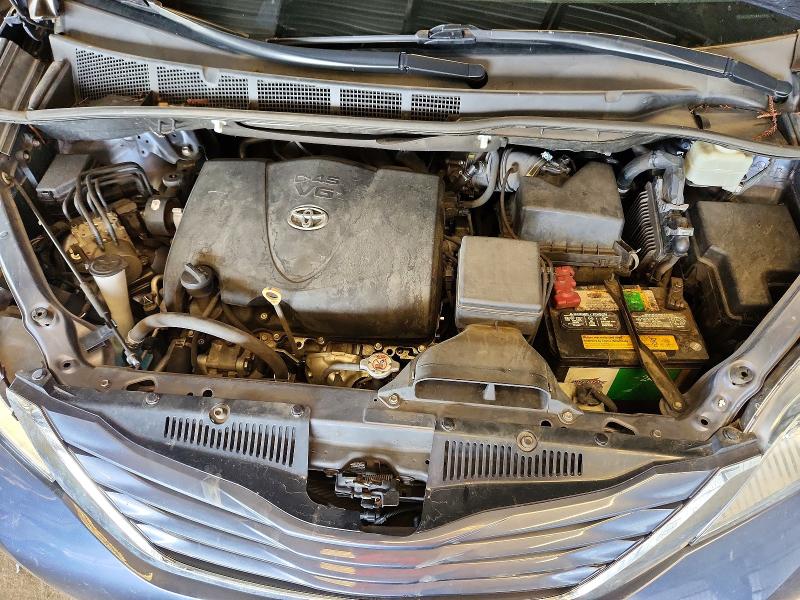 50925916 :رقم المزاد ، 5TDKZ3DC2HS830931 vin ، 2017 Toyota Sienna مزاد بيع