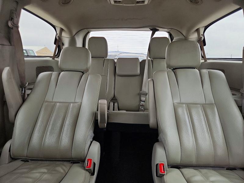 2015 Chrysler Town & Country მანქანა იყიდება აუქციონზე, vin: 2C4RC1BG7FR717752, აუქციონის ნომერი: 48354816