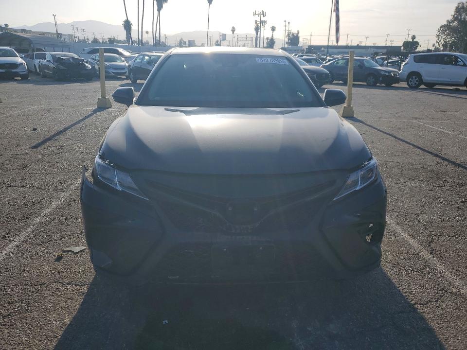 51273986 :رقم المزاد ، 4T1B21HK9KU012718 vin ، 2019 Toyota Camry Hybrid مزاد بيع