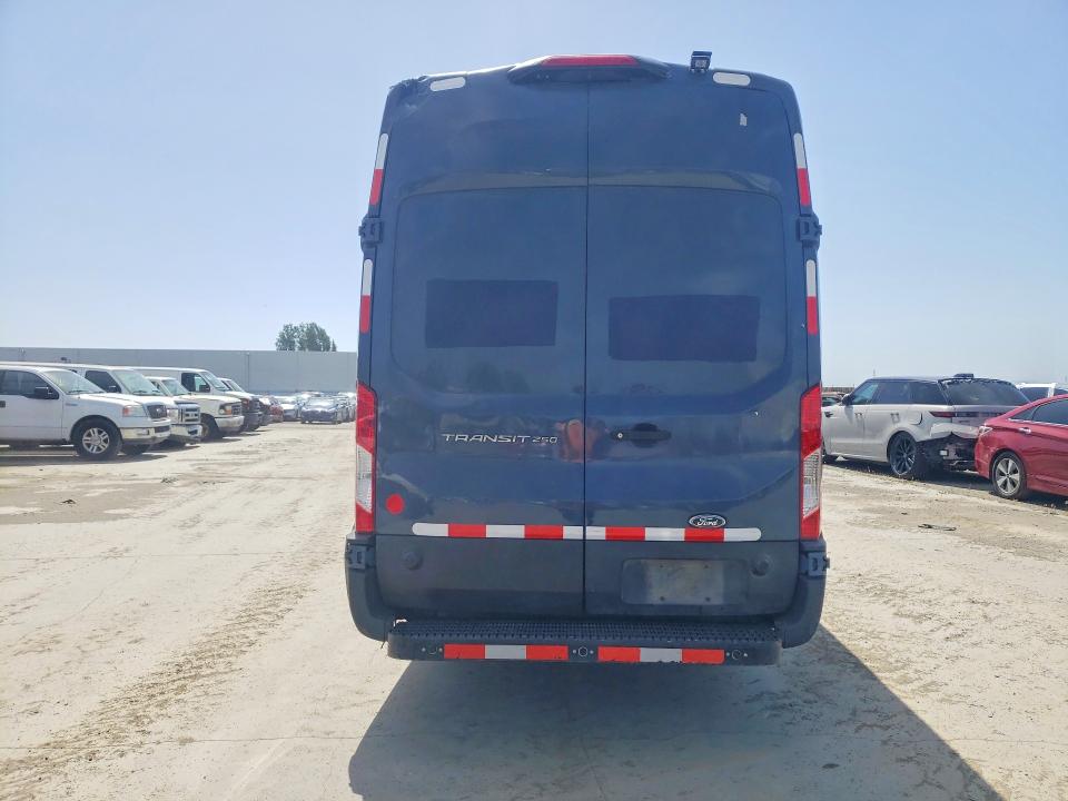 55084456 :رقم المزاد ، 1FTBR3X80LKB09594 vin ، 2020 Ford Transit مزاد بيع