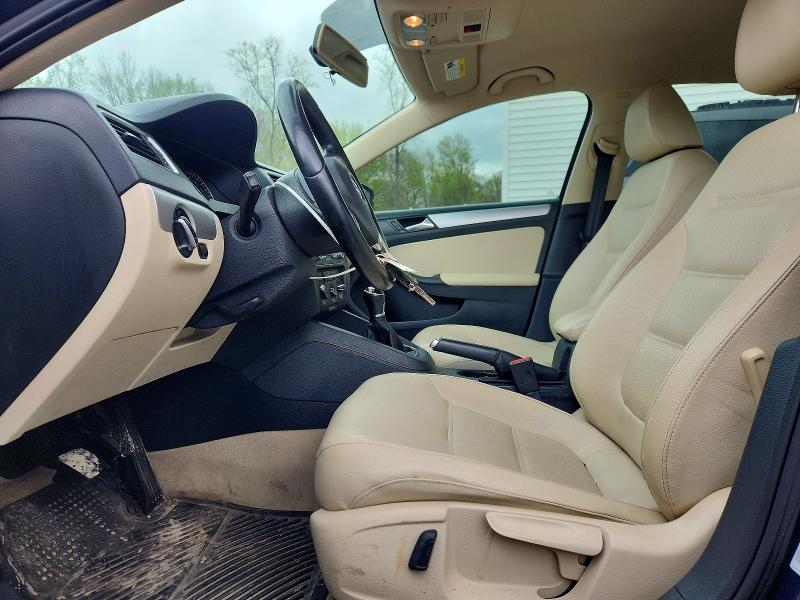 51963866 :رقم المزاد ، 3VWB17AJ7EM417090 vin ، 2014 Volkswagen Jetta مزاد بيع
