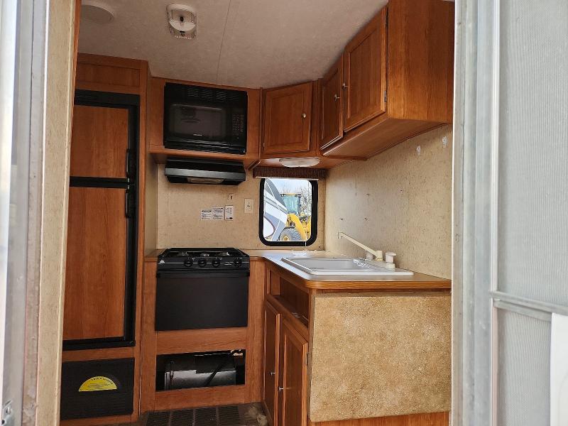 49465986 :رقم المزاد ، 4YDT2922873150874 vin ، 2007 Keystone Summerland مزاد بيع