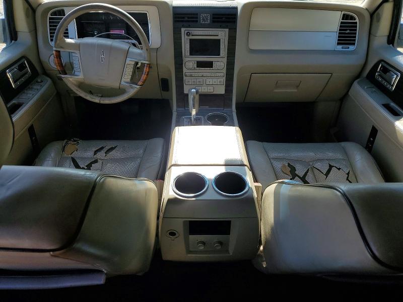 Продажа на аукционе авто 2007 Lincoln Townhouse Navigator, vin: 5LMFU28577LJ00835, номер лота: 51456286