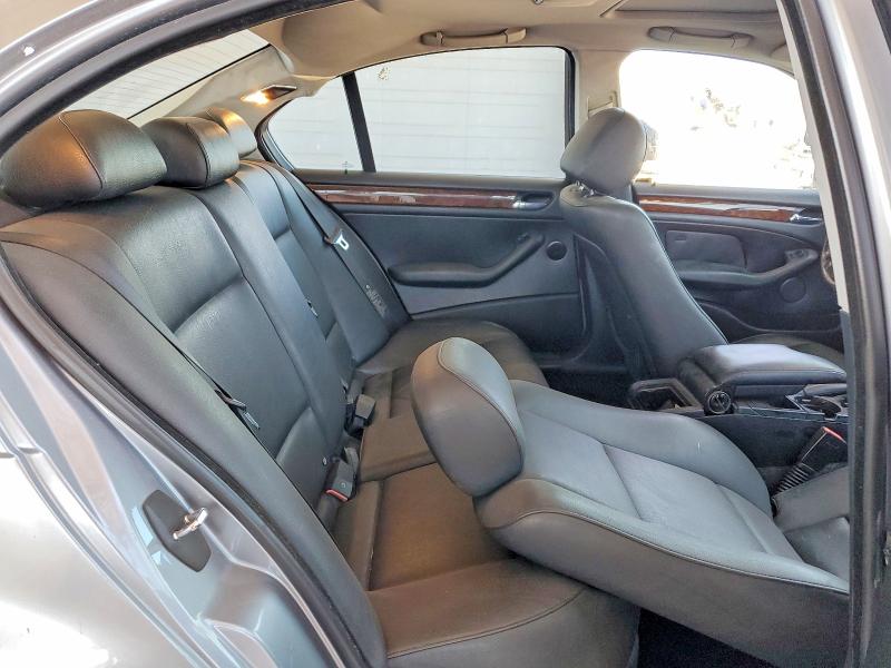 51410816 :رقم المزاد ، WBAET37405NJ85231 vin ، 2005 Bmw 325 مزاد بيع
