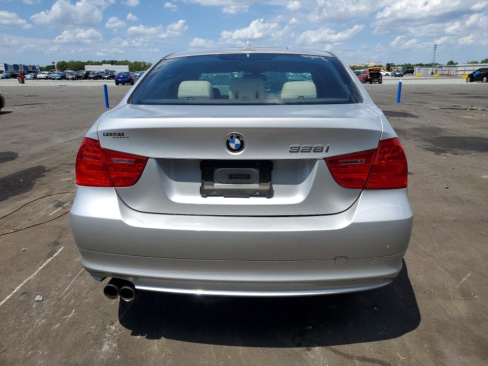 51799136 :رقم المزاد ، WBAPH7C59BE850638 vin ، 2011 Bmw 328 مزاد بيع