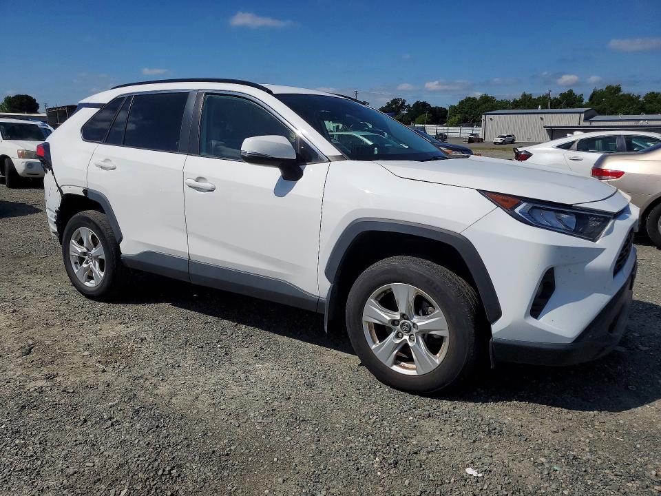 Продажа на аукционе авто 2021 Toyota Rav4, vin: 2T3W1RFV8MC104172, номер лота: 49501956