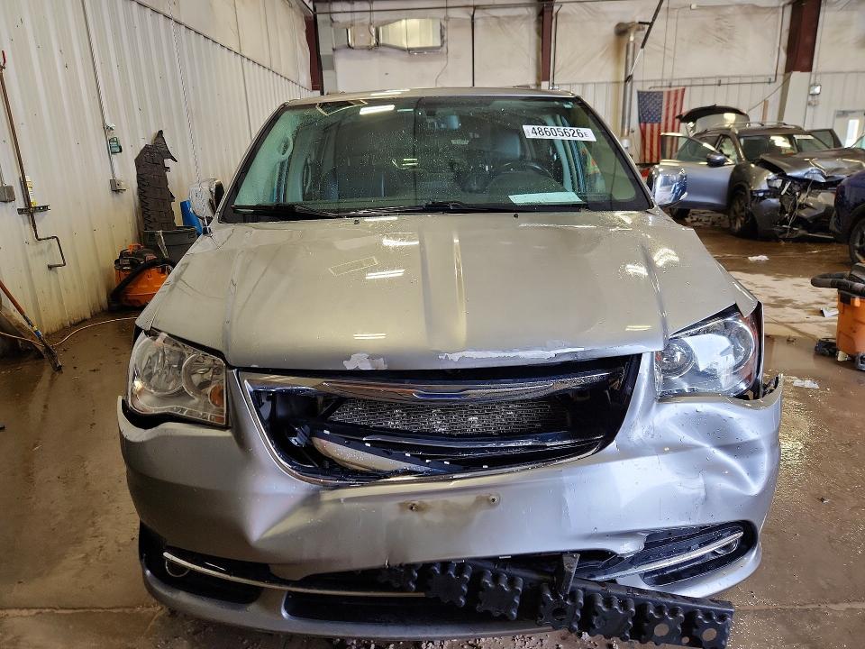 48605626 :رقم المزاد ، 2C4RC1CG7GR188366 vin ، 2016 Chrysler Town & Country مزاد بيع