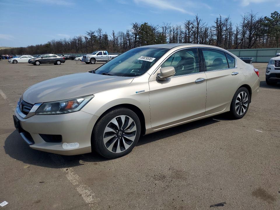 Auction sale of the 2014 Honda Accord, vin: 1HGCR6F52EA009231, lot number: 49829536