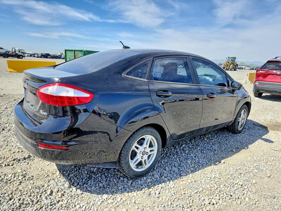 50191546 :رقم المزاد ، 3FADP4BJ0HM166169 vin ، 2017 Ford Fiesta مزاد بيع