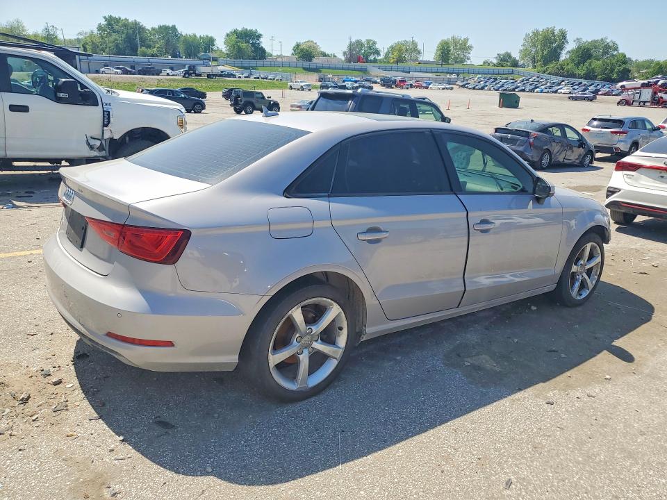 Продажа на аукционе авто 2015 Audi A3, vin: WAUACGFF7F1063001, номер лота: 48046646