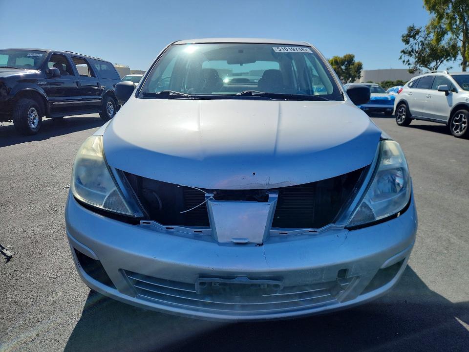 51019746 :رقم المزاد ، 3N1CC1AP3AL402513 vin ، 2010 Nissan Versa مزاد بيع