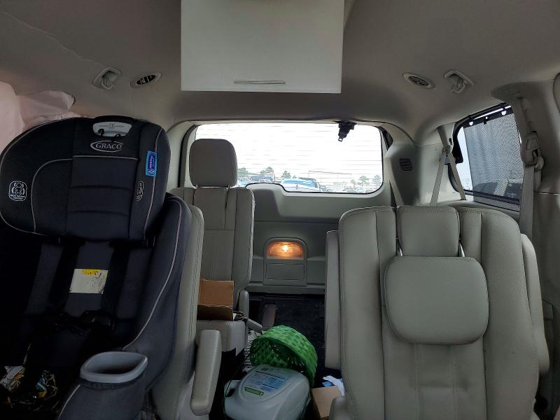 51313196 :رقم المزاد ، 2C4RC1BG6FR571764 vin ، 2015 Chrysler Town & Country مزاد بيع