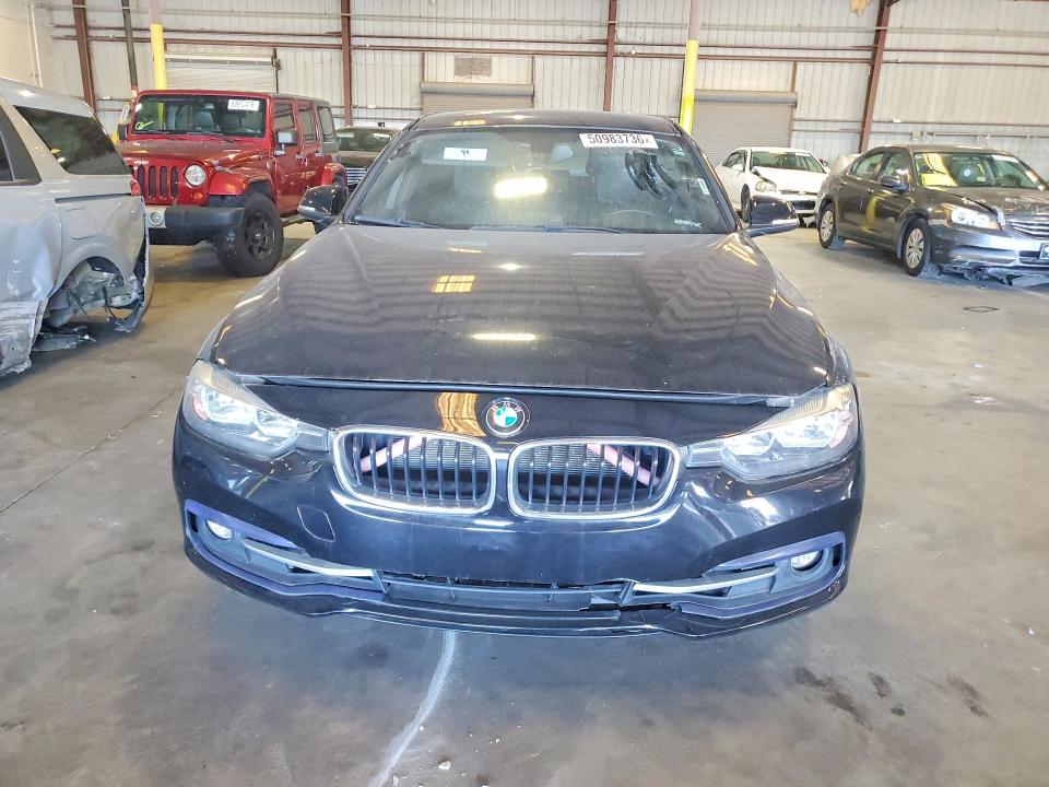 50983736 :رقم المزاد ، WBA8B9G33HNU56376 vin ، 2017 Bmw 330 مزاد بيع