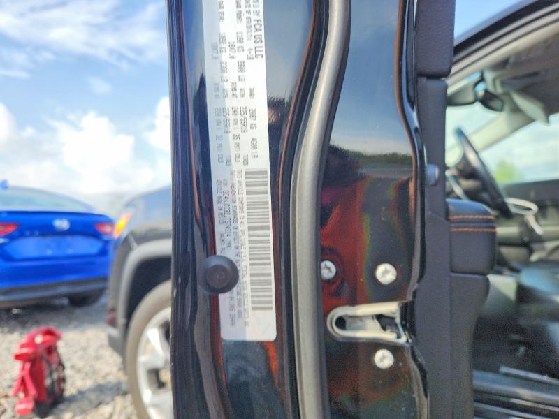 50081226 :رقم المزاد ، 3C4NJDCB2JT374914 vin ، 2018 Jeep Compass مزاد بيع
