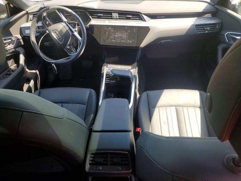 2022 Audi E-tron მანქანა იყიდება აუქციონზე, vin: WA1AAAGE0NB009960, აუქციონის ნომერი: 51321086