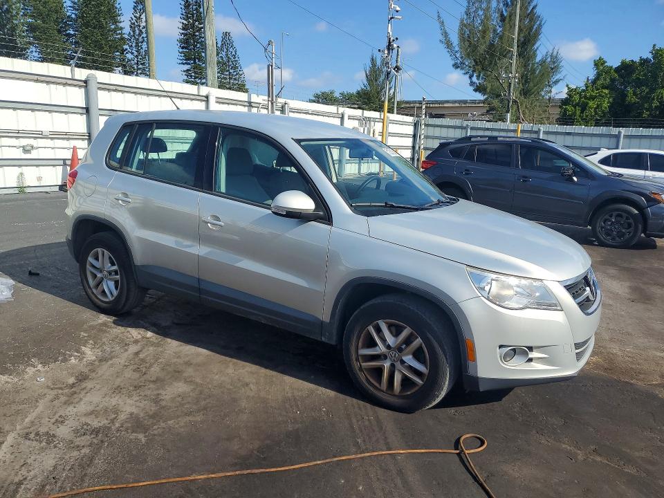 Aukcja sprzedaży 2011 Volkswagen Tiguan, vin: WVGAV7AX5BW527196, numer aukcji: 51081366