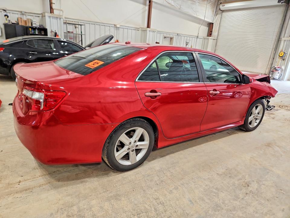 51560196 :رقم المزاد ، 4T1BF1FK3EU798978 vin ، 2014 Toyota Camry مزاد بيع