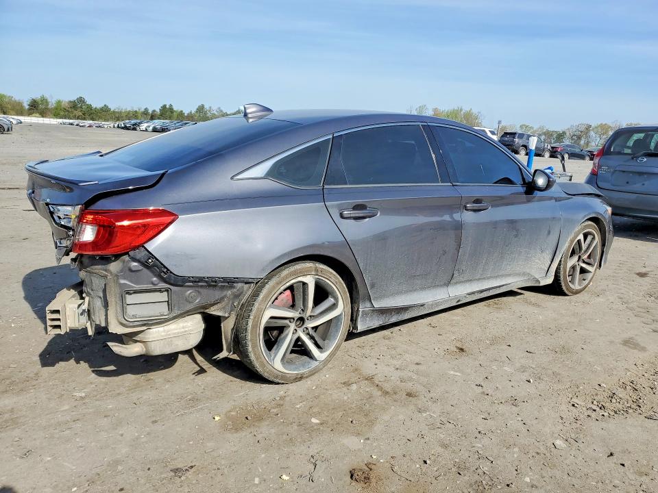 2018 Honda Accord მანქანა იყიდება აუქციონზე, vin: 1HGCV1F3XJA097050, აუქციონის ნომერი: 49404736