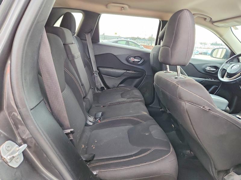 49450466 :رقم المزاد ، 1C4PJMCB1FW641115 vin ، 2015 Jeep Cherokee مزاد بيع