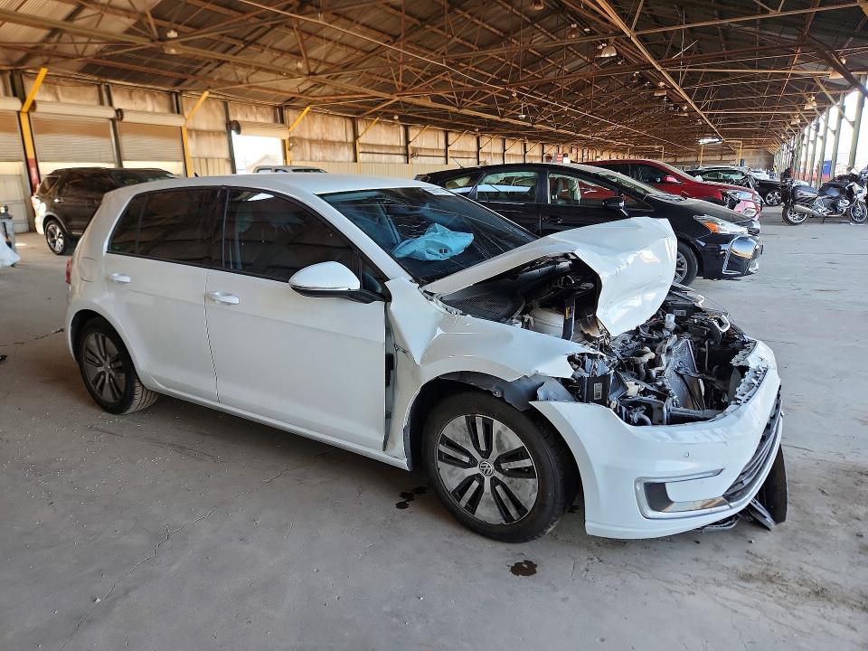 2015 Volkswagen E-golf მანქანა იყიდება აუქციონზე, vin: WVWPP7AU6FW911427, აუქციონის ნომერი: 50661126