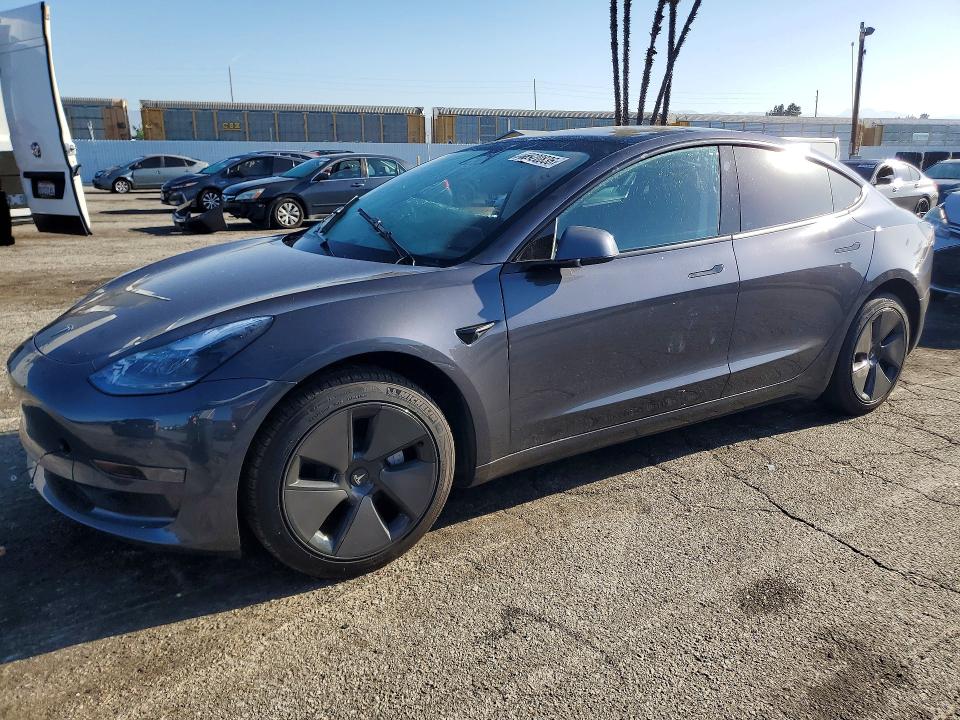 48920836 :رقم المزاد ، 5YJ3E1EA5PF676560 vin ، 2023 Tesla Model 3 مزاد بيع