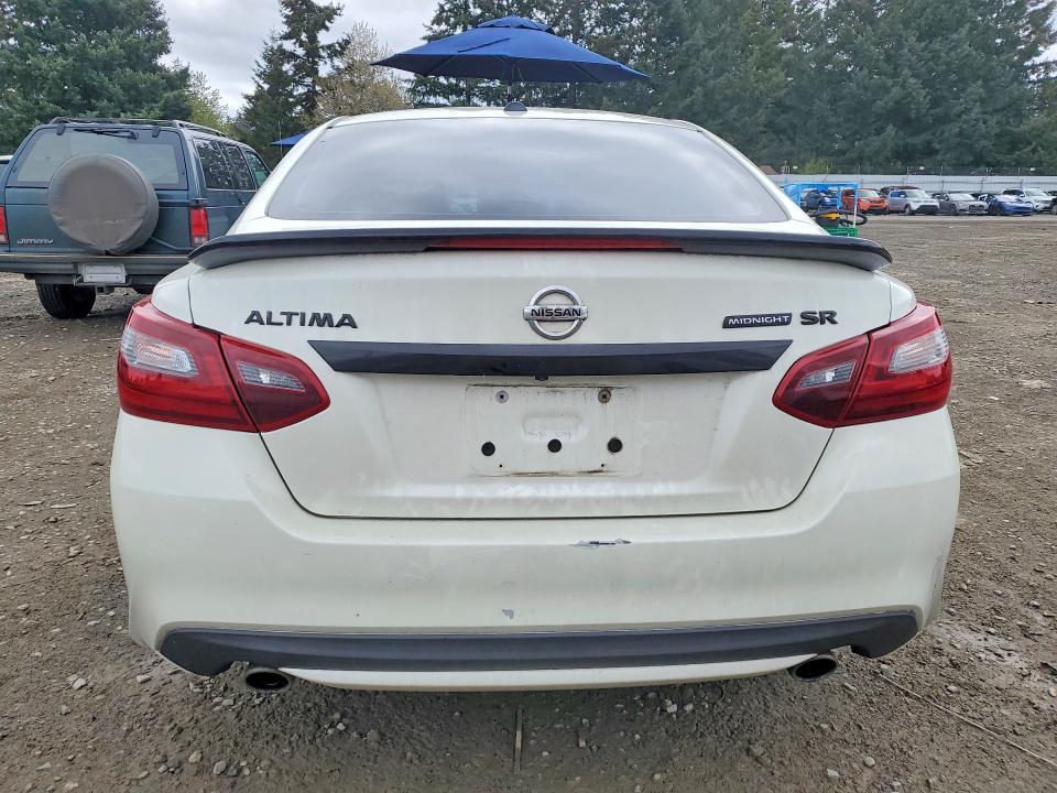 2018 Nissan Altima მანქანა იყიდება აუქციონზე, vin: 1N4AL3AP7JC230214, აუქციონის ნომერი: 50501896