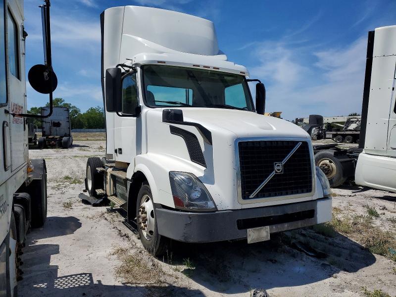 Продажа на аукционе авто 2017 Volvo Vnl, vin: 4V4N39TG3HN987979, номер лота: 93066795
