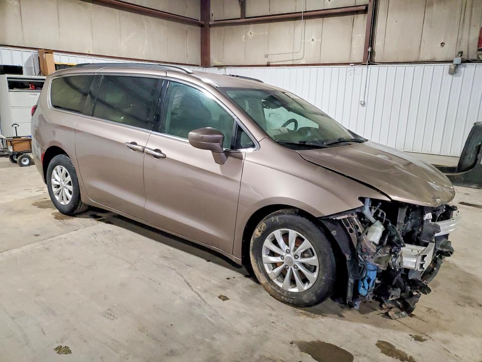 49841016 :رقم المزاد ، 2C4RC1FG0JR112393 vin ، 2018 Chrysler Pacifica مزاد بيع