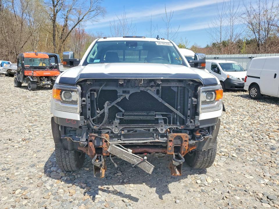 50186366 :رقم المزاد ، 1GT12TEG1JF122418 vin ، 2018 Gmc Sierra مزاد بيع