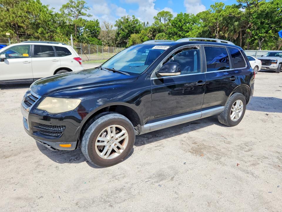 49508336 :رقم المزاد ، WVGFK7A90AD000497 vin ، 2010 Volkswagen Touareg مزاد بيع
