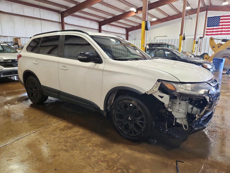 Продаж на аукціоні авто 2018 Mitsubishi Outlander, vin: JA4AZ3A38JZ020413, номер лоту: 49917706