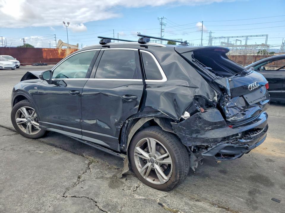 49763916 :رقم المزاد ، WA1DECF39L1024814 vin ، 2020 Audi Q3 مزاد بيع