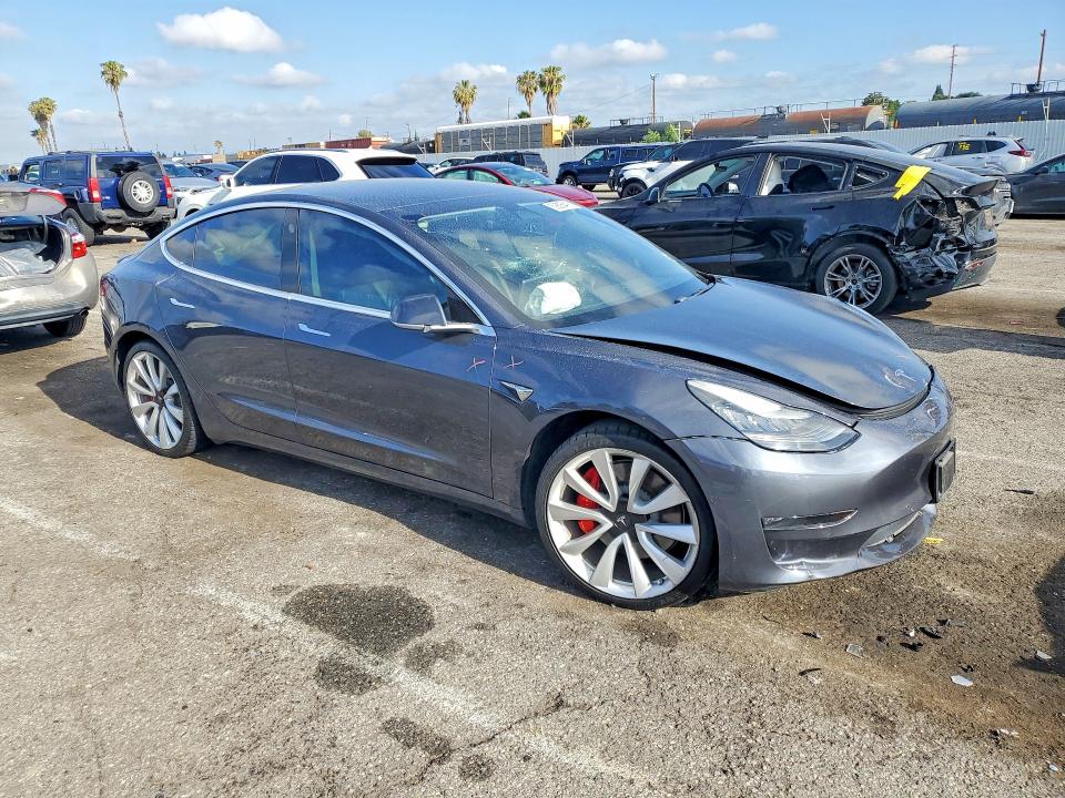 50505416 :رقم المزاد ، 5YJ3E1EB3KF413470 vin ، 2019 Tesla Model 3 مزاد بيع