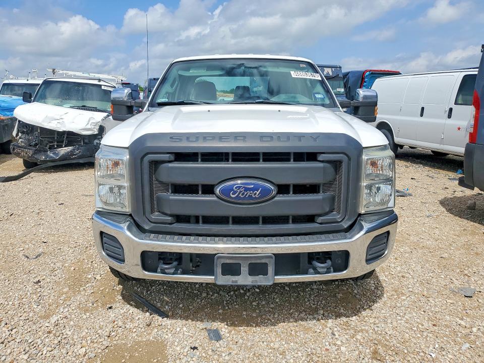53669776 :رقم المزاد ، 1FT8W3AT0FEC22240 vin ، 2015 Ford F350 مزاد بيع