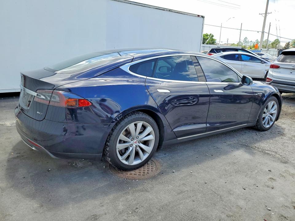 49483646 :رقم المزاد ، 5YJSA1H24FFP73274 vin ، 2015 Tesla Model S مزاد بيع