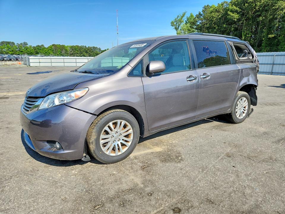 50559486 :رقم المزاد ، 5TDYK3DC6ES518024 vin ، 2014 Toyota Sienna مزاد بيع