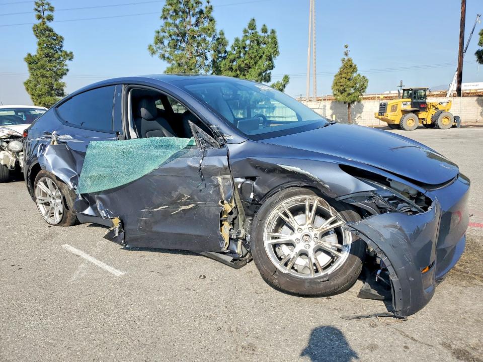 48931856 :رقم المزاد ، 7SAYGDEE7PA060301 vin ، 2023 Tesla Model Y مزاد بيع