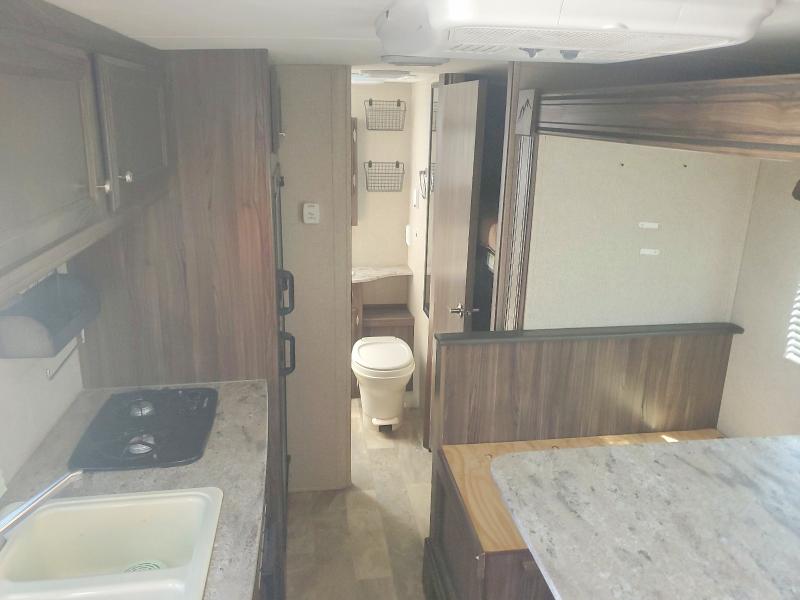 51666556 :رقم المزاد ، 5ZT2CXHC5JL003174 vin ، 2018 Foresriver Coachmen Apex مزاد بيع