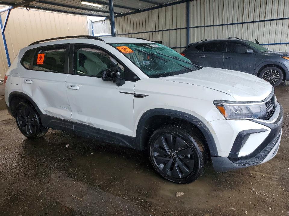 Продаж на аукціоні авто 2022 Volkswagen Taos, vin: 3VVDX7B27NM005206, номер лоту: 49819326